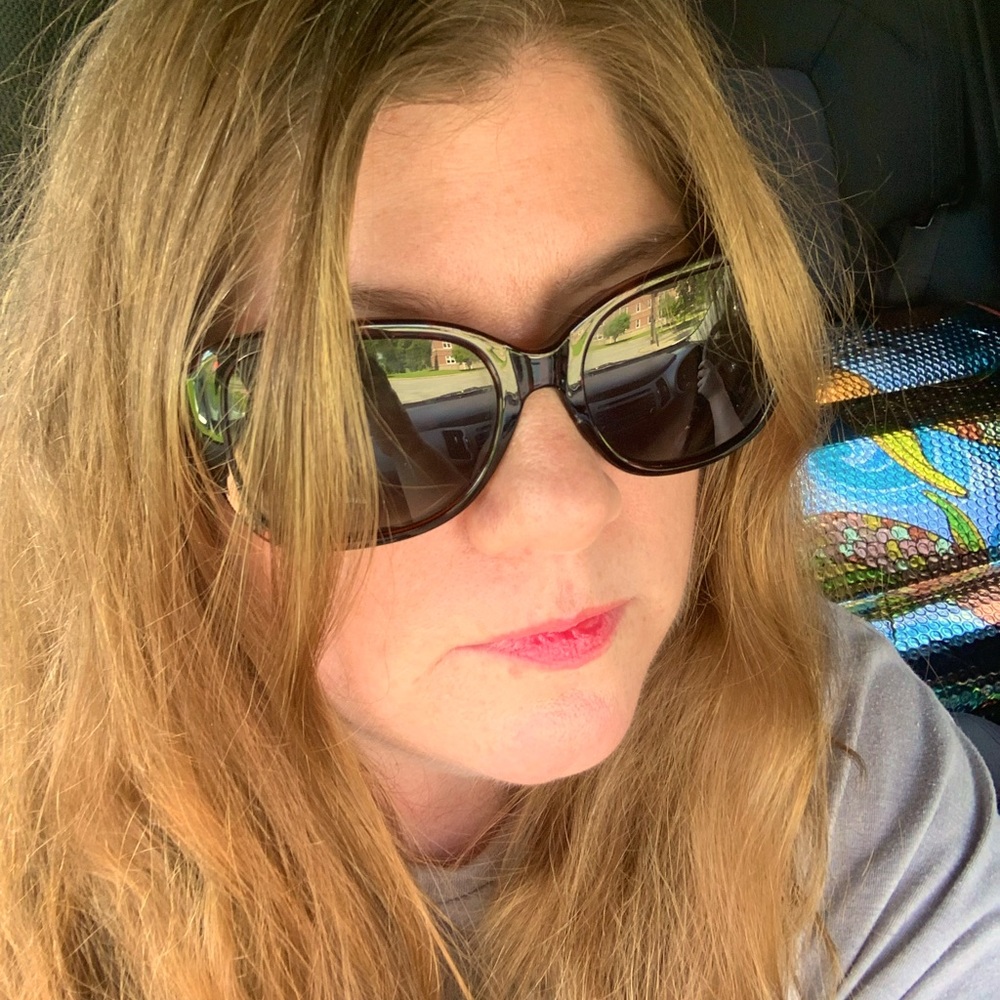 Meet your Posher, Jennifer